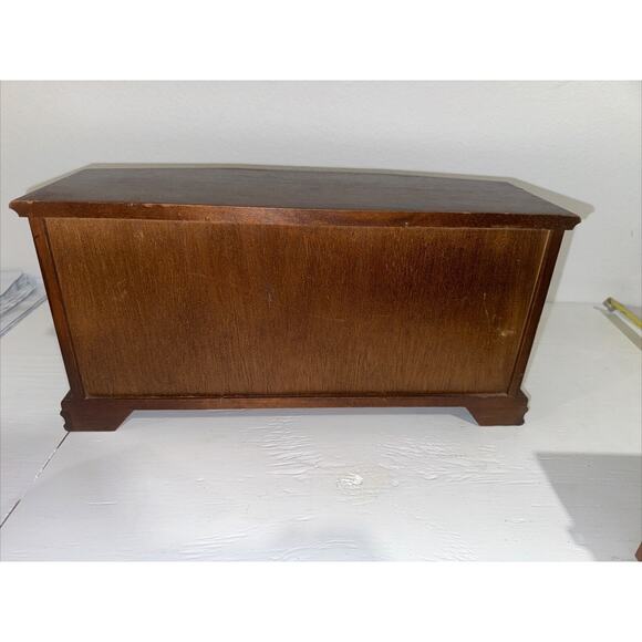 Large Vintage Jewerly Box - Picture 15 of 16